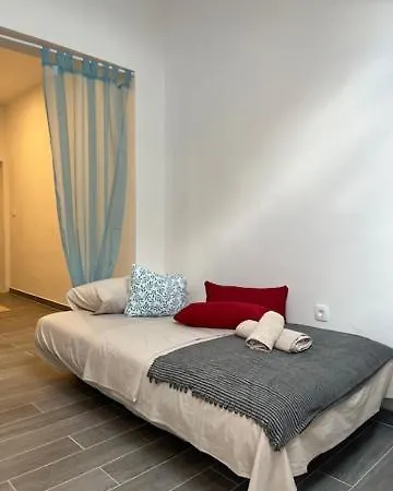 Casa de hóspedes Naomi 3*