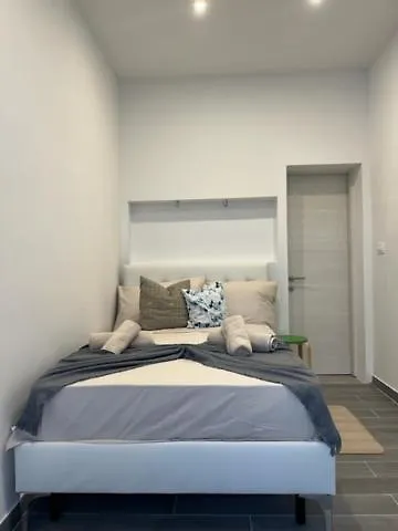 Naomi 게스트하우스 3*