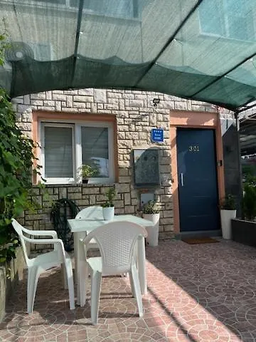 Naomi 게스트하우스 3*