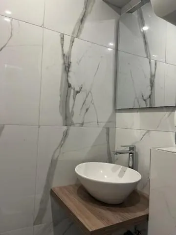 Naomi 게스트하우스 3*