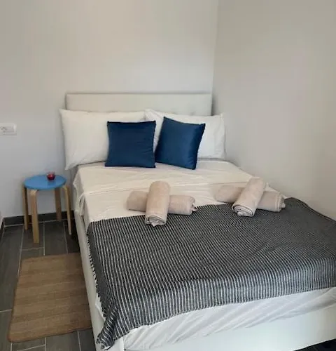 Naomi 게스트하우스 3*